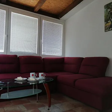 Tea Apartment *
